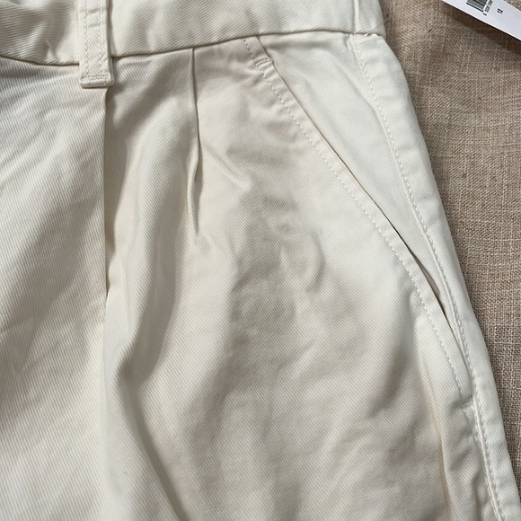 GAP Off White High Rise Pleated Khaki Shorts/NWT/12 - Picture 5 of 12